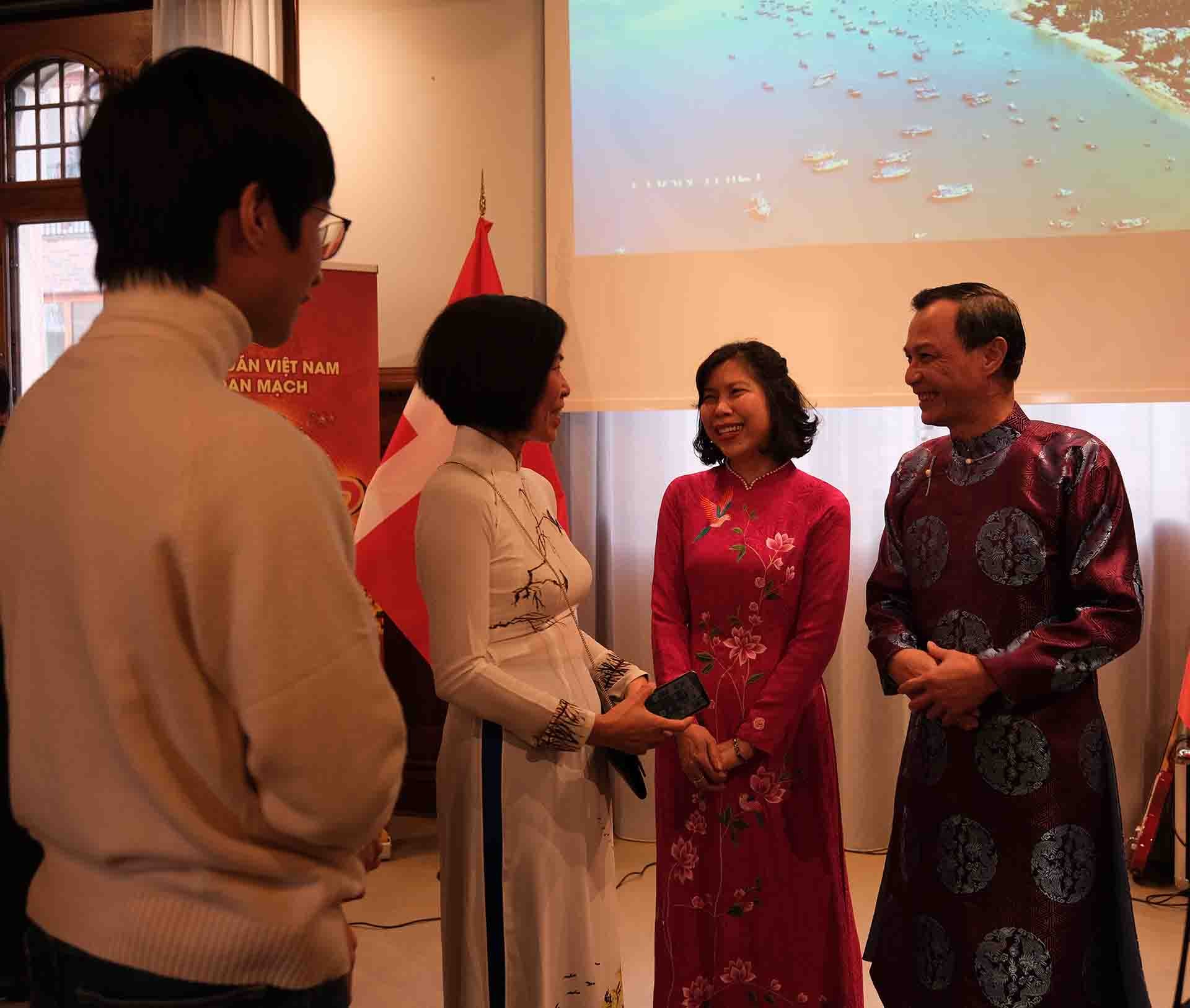 Xuân Quê hương 2024 tại Đan Mạch: Đầm ấm và xum vầy Xuân Quê hương 2024 tại Đan Mạch: Đầm ấm và xum vầy