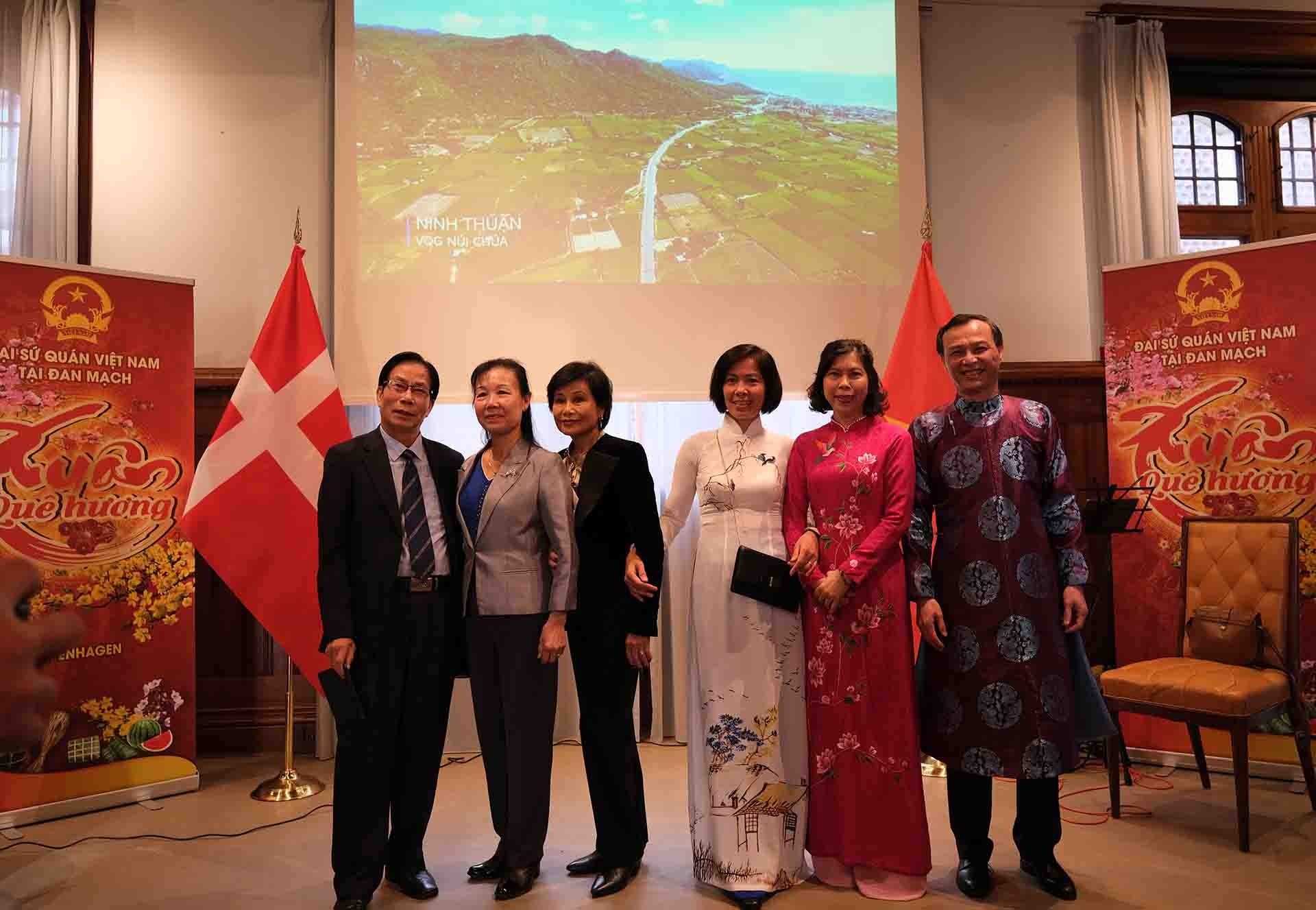 Xuân Quê hương 2024 tại Đan Mạch: Đầm ấm và xum vầy Xuân Quê hương 2024 tại Đan Mạch: Đầm ấm và xum vầy