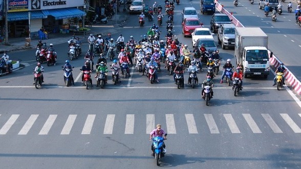 Mức phạt lỗi vượt đèn đỏ, vượt đèn vàng năm 2024