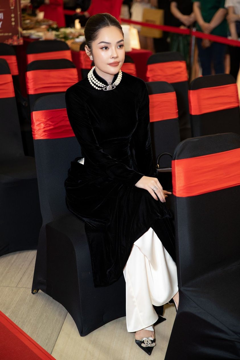 Dương Cẩm Lynh đằm thắm tại Gặp lại chị bầu Dương Cẩm Lynh đằm thắm tại Gặp lại chị bầu