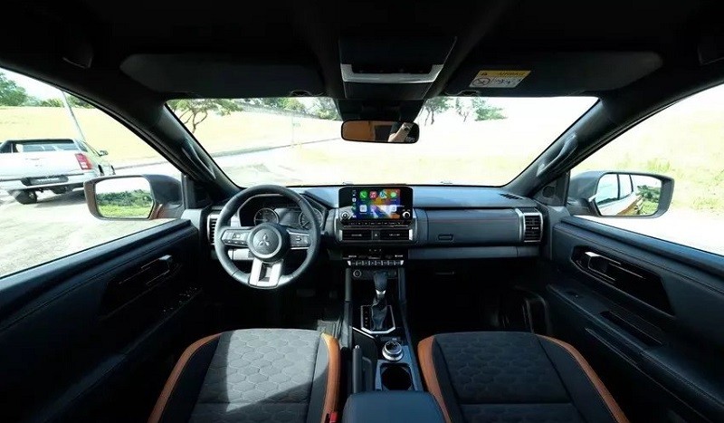 Cận cảnh Mitsubishi Triton 2024 vừa ra mắt tại Philippines, giá từ 495 triệu đồng