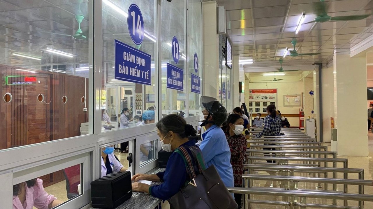 Hướng dẫn về sử dụng giấy chuyển tuyến với người bệnh có thẻ BHYT năm 2024