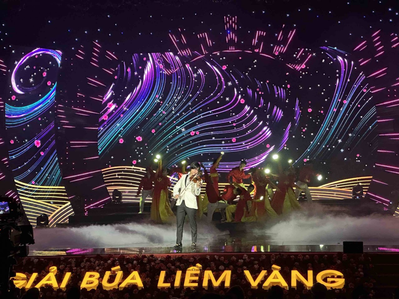 Lễ công bố và trao Giải Búa liềm vàng lần thứ VIII - năm 2023 Lễ công bố và trao Giải Búa liềm vàng lần thứ VIII năm 2023