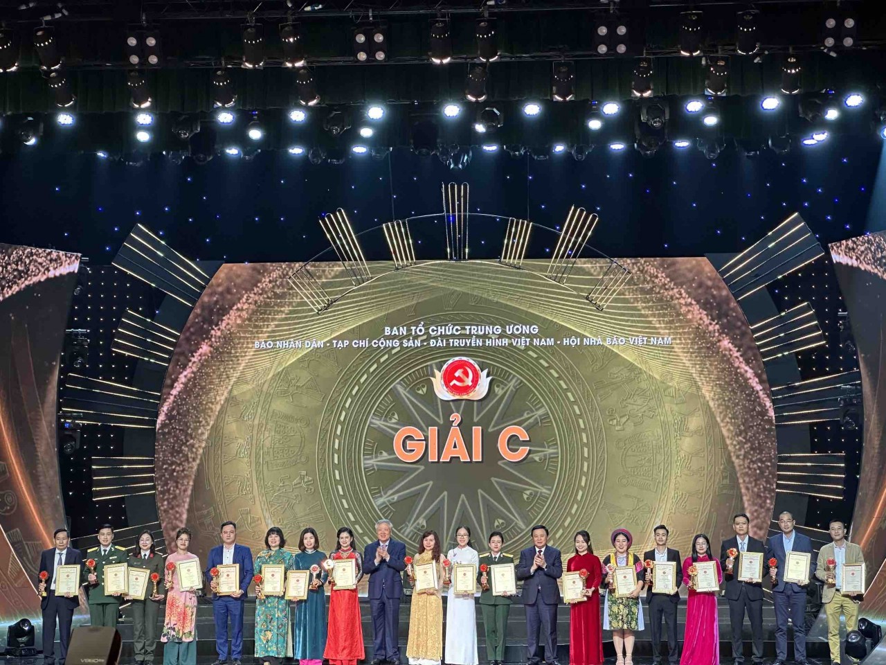 Lễ công bố và trao Giải Búa liềm vàng lần thứ VIII - năm 2023 Lễ công bố và trao Giải Búa liềm vàng lần thứ VIII năm 2023