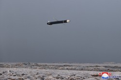 Triều Tiên phóng nhiều tên lửa hành trình lần thứ 4 từ đầu năm