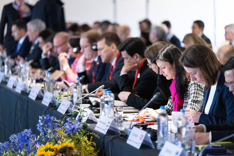 ASEAN-EU: Đối tác Chiến lược vì hòa bình, an ninh và phát triển bền vững ASEAN-EU: Đối tác Chiến lược vì hòa bình, an ninh và phát triển bền vững