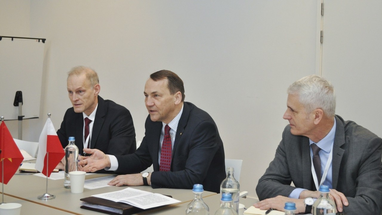 Bộ trưởng Bùi Thanh Sơn gặp Bộ trưởng Ngoại giao Ba Lan