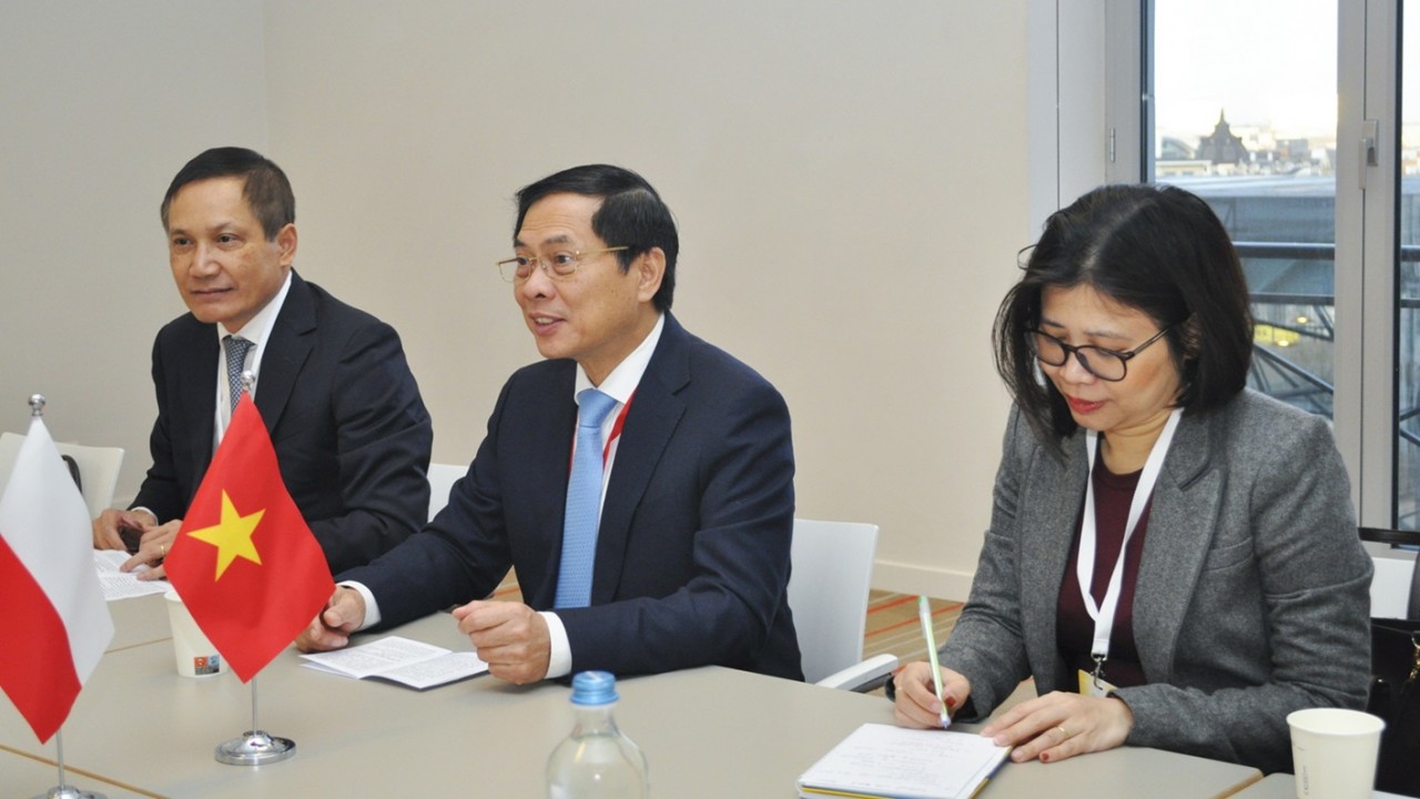 Bộ trưởng Bùi Thanh Sơn gặp Bộ trưởng Ngoại giao Ba Lan