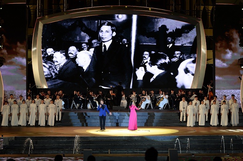 Đêm nghệ thuật Xuân Quê hương 2024: Toả sáng tinh thần đại đoàn kết, hòa hợp dân tộc Đêm nghệ thuật Xuân Quê hương 2024: Toả sáng tinh thần đại đoàn kết, hòa hợp dân tộc