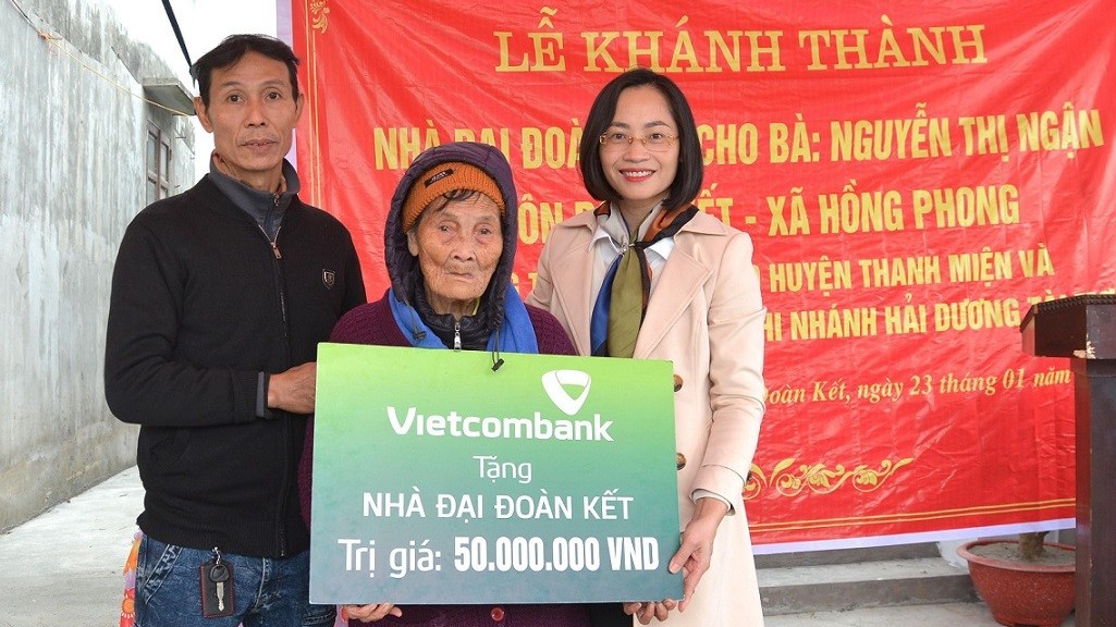 Tết Nguyên đán Giáp Thìn 2024, Ngân hàng Vietcombank tặng nhà cho nhiều hộ nghèo an cư đón Năm mới