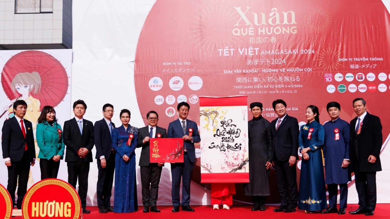 Đoàn công tác đất Tổ tham dự Xuân Quê hương hướng về nguồn cội ở vùng Kansai, Nhật Bản