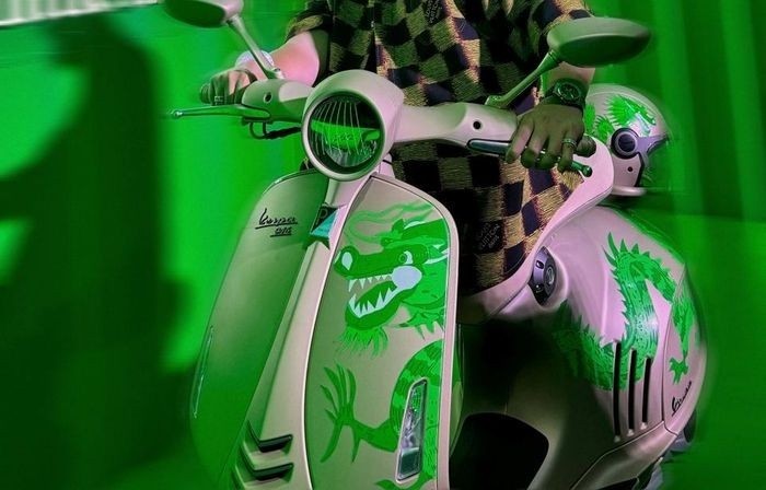 Cận cảnh Vespa 946 Dragon phiên bản giới hạn 1.888 chiếc vừa trình làng Cận cảnh Vespa 946 Dragon phiên bản giới hạn 1.888 chiếc vừa trình làng