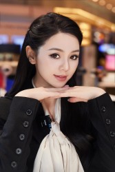 Lên đồ 'ngọt' như diễn viên Quỳnh Kool