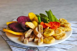 Ngày Tết, mời khách một số loại hạt, quả mọng giàu dinh dưỡng, không lo tăng cân