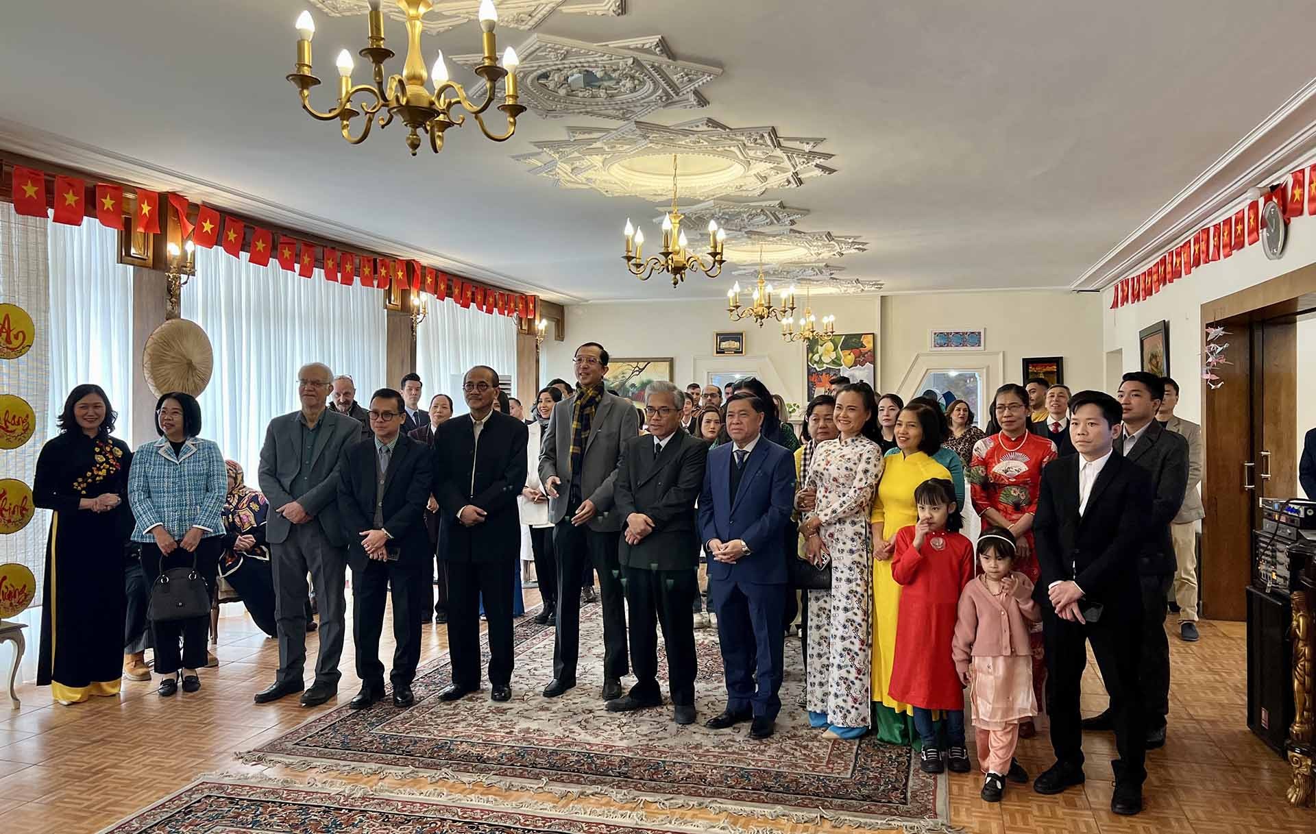 Xuân Quê hương 2024 tại Iran: Đầm ấm và thân tình Xuân Quê hương 2024 tại Iran: Đầm ấm và thân tình