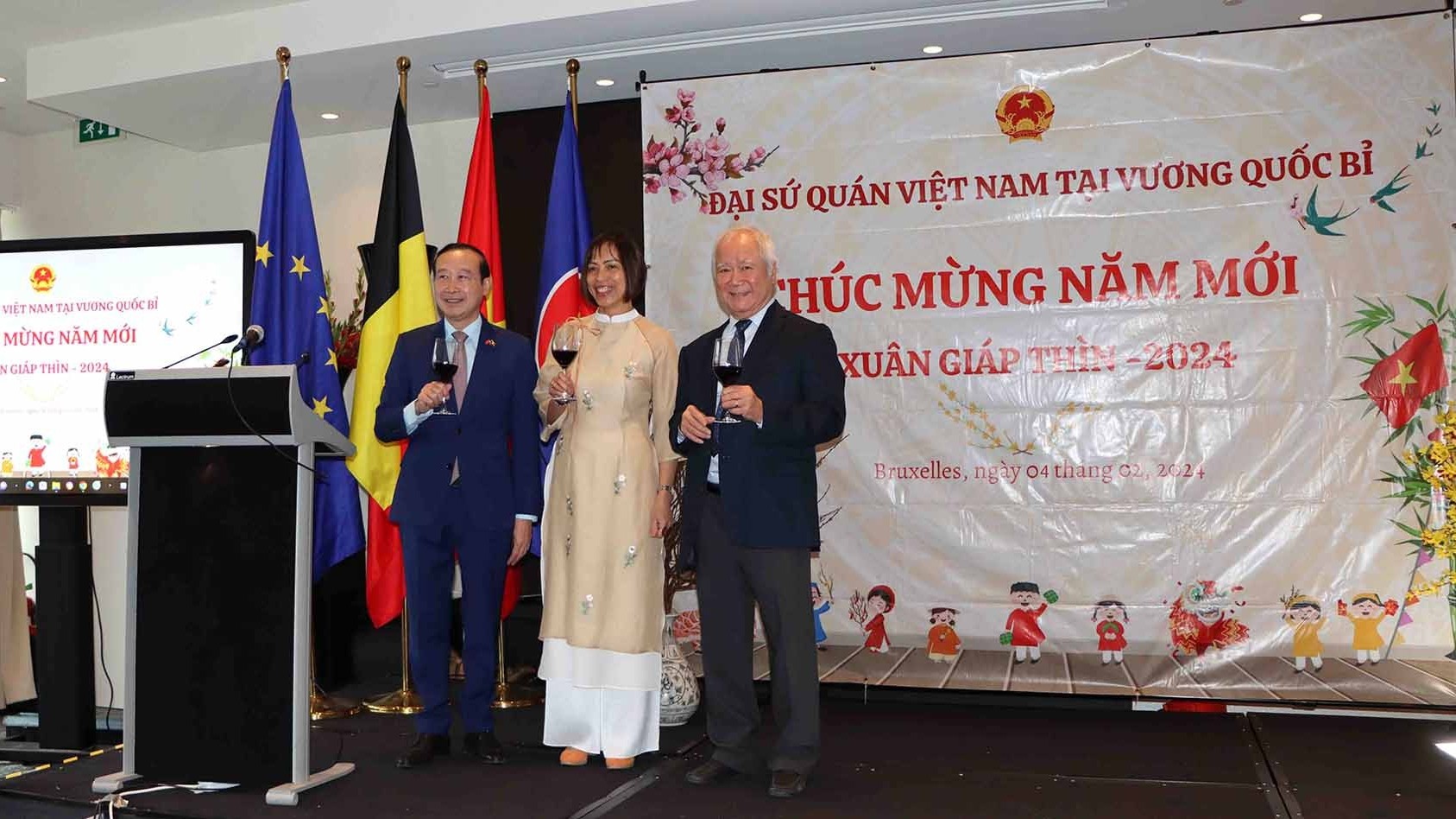 Tết cộng đồng mừng Xuân Giáp Thìn 2024 tại Bỉ: Ấm áp và đậm đà bản sắc dân tộc