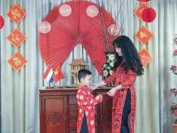 Nghĩ về bản sắc Việt: Mang Tết đi, rồi trở về với Tết