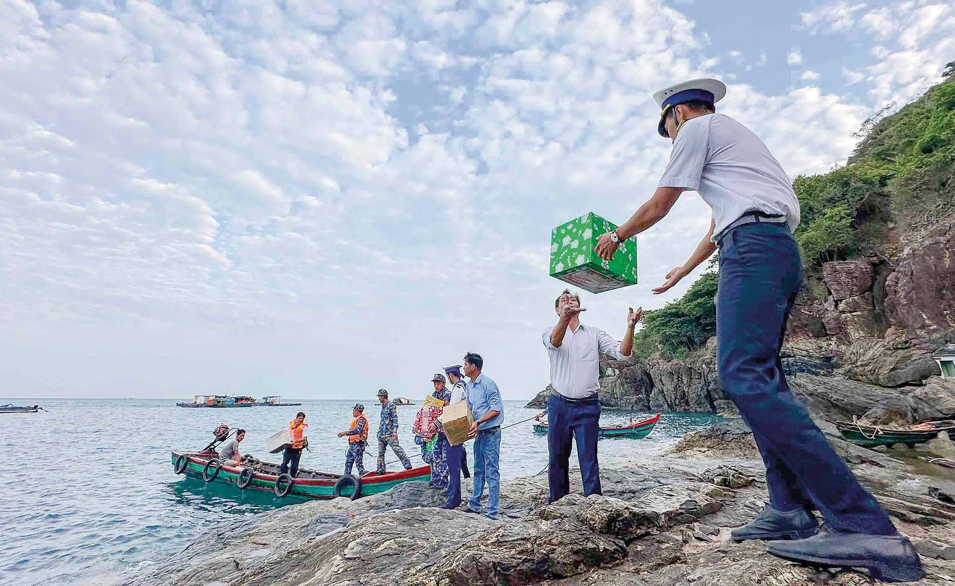 Chở Tết ra đảo Chở Tết ra đảo