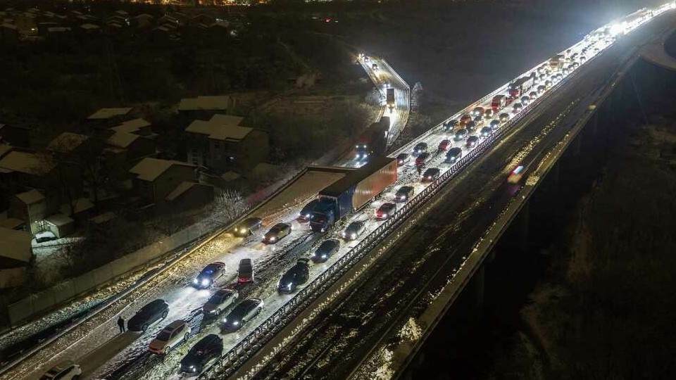 Thời tiết giá rét khắc nghiệt, tuyết rơi dày tại Trung Quốc và Nhật Bản