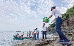 Chở Tết ra đảo