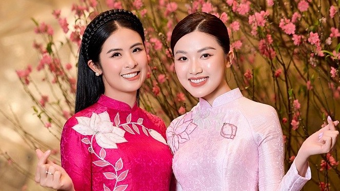Ghi hình chương trình Tết 2024: Dàn nữ diễn viên truyền hình chọn áo dài sắc Xuân do Hoa hậu Ngọc Hân thiết kết