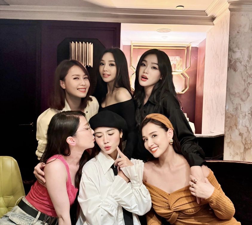 Sao Việt đón Tết