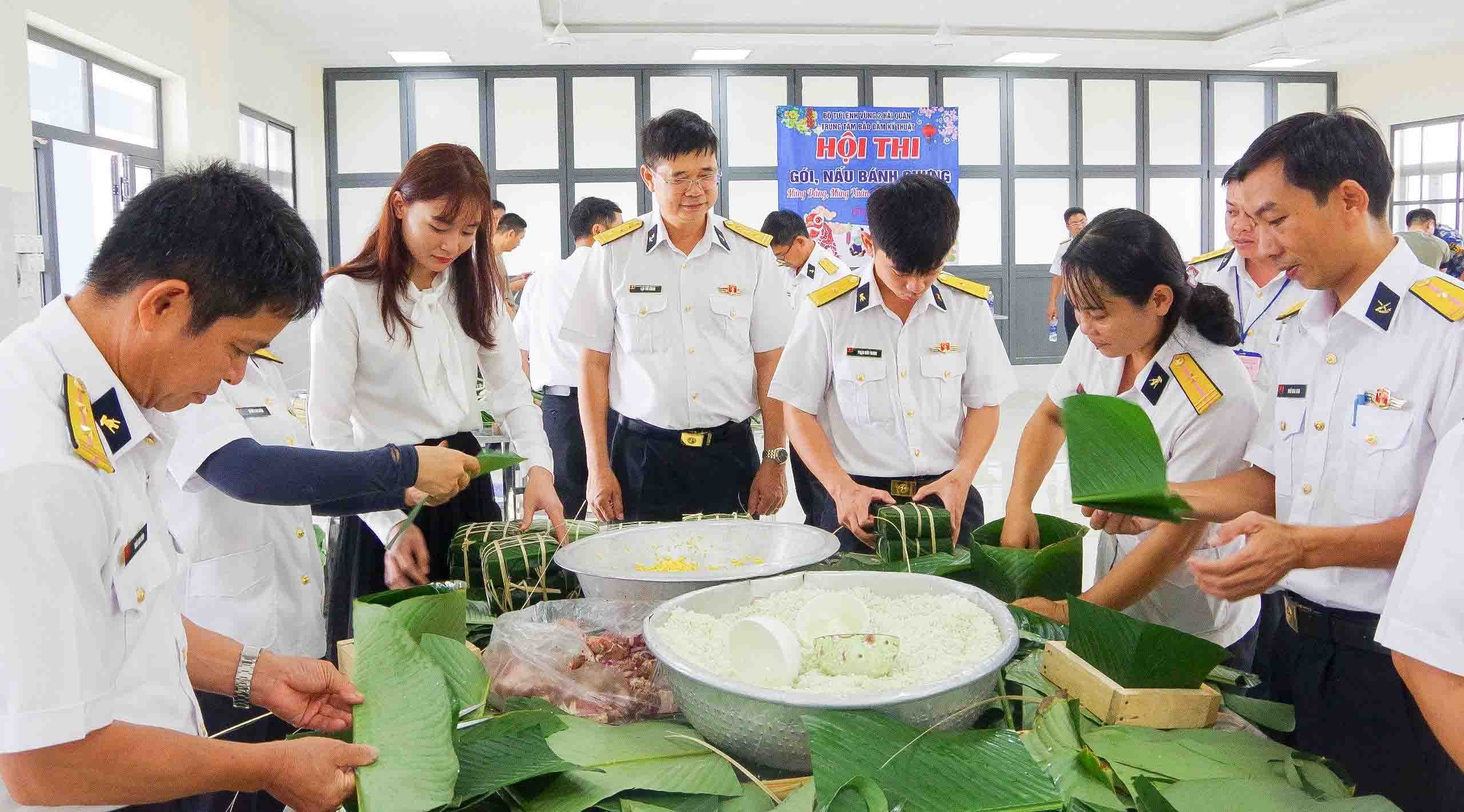 Lực lượng hải quân đón Tết thế nào?