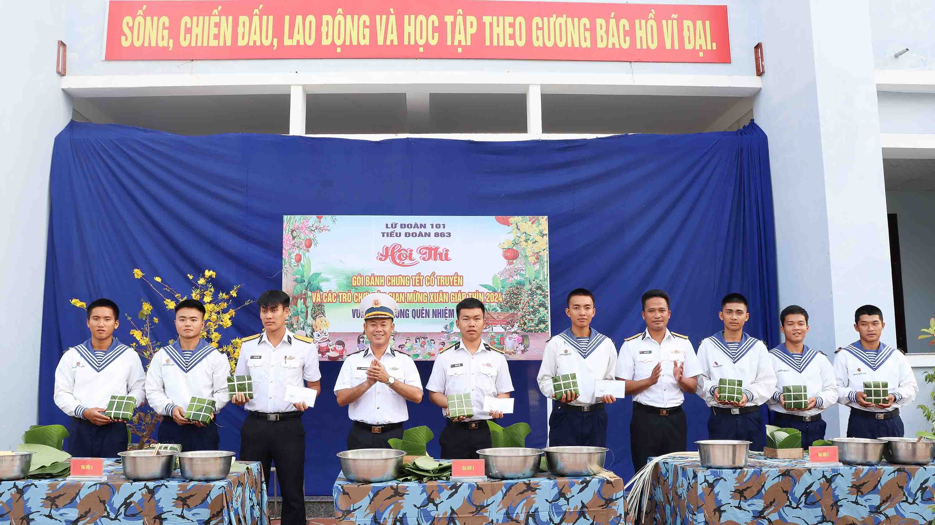 Lực lượng hải quân đón Tết thế nào?