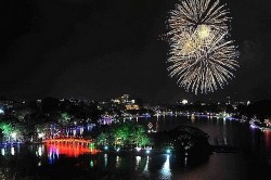 Người dân cần chú ý gì khi đi xem pháo hoa đêm giao thừa?