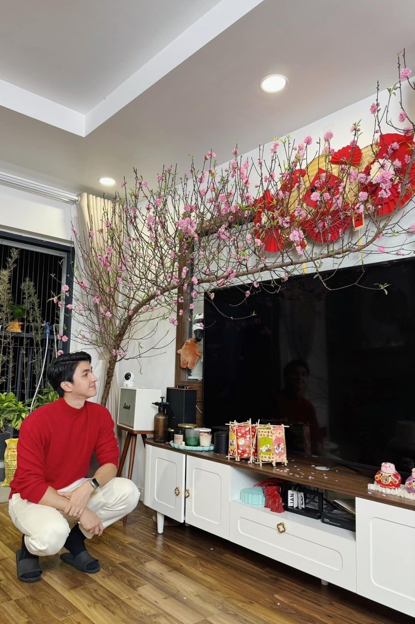 Sao Việt gói bánh chưng...