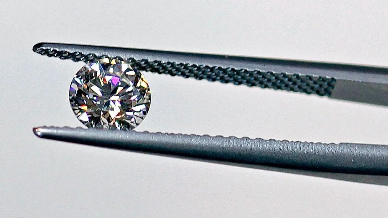 Mỹ 'chốt sổ', G7 chính thức tung 'đòn' vào kim cương của Nga