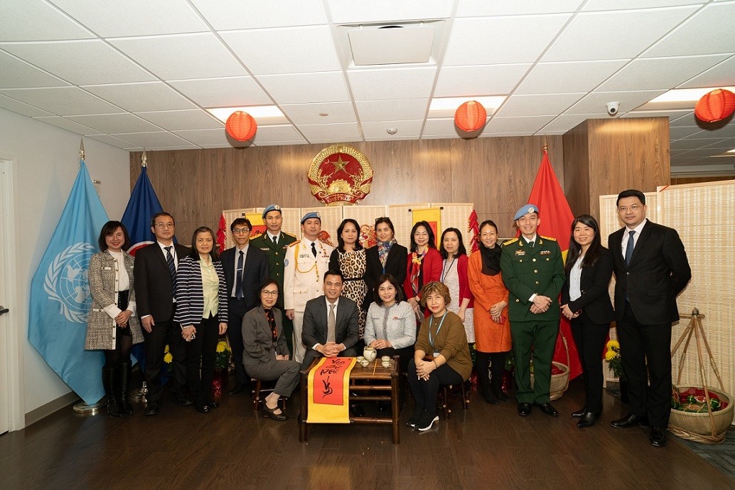 Phái đoàn Việt Nam gặp mặt thân mật chuyên gia người Việt đang làm việc cho các cơ quan của Liên hợp quốc. Phái đoàn Việt Nam gặp mặt thân mật chuyên gia người Việt đang làm việc cho các cơ quan của Liên hợp quốc.