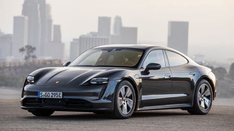 Top 10 mẫu xe thể thao điện tốt nhất năm 2023