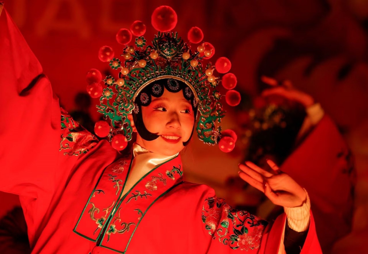 Không khí tưng bừng đón Tết nguyên đán trên khắp thế giới