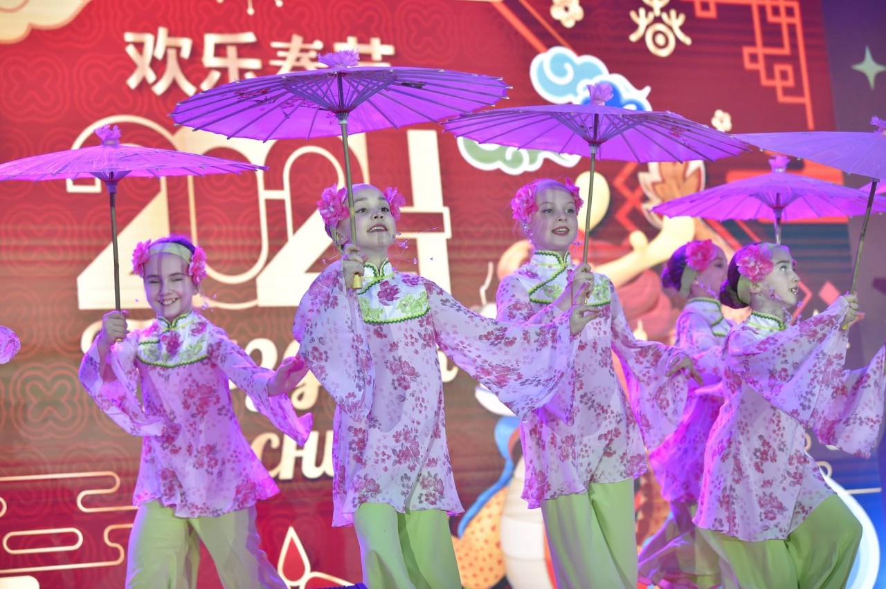 Không khí tưng bừng đón Tết nguyên đán trên khắp thế giới