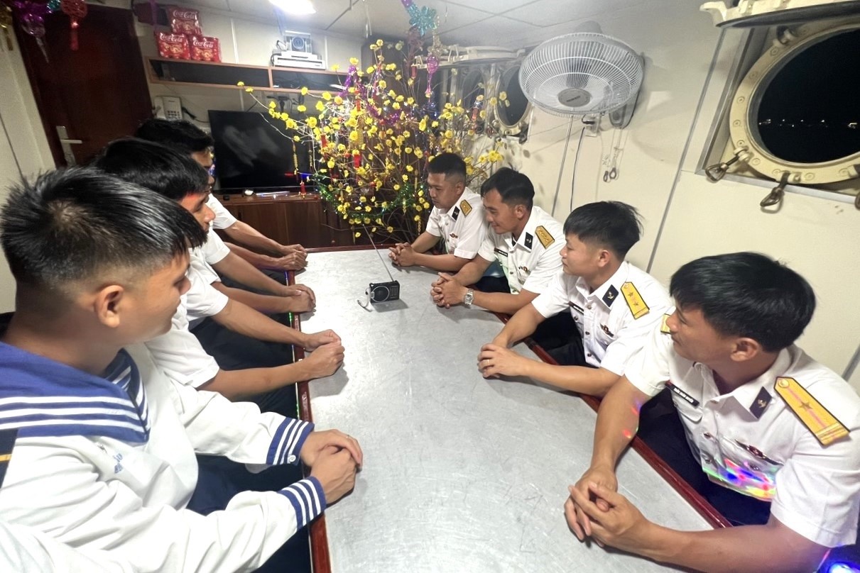 Vùng 5 Hải quân: Vui Xuân, đón Tết, sẵn sàng chiến đấu cao Vùng 5 Hải quân: Vui Xuân, đón Tết, sẵn sàng chiến đấu cao