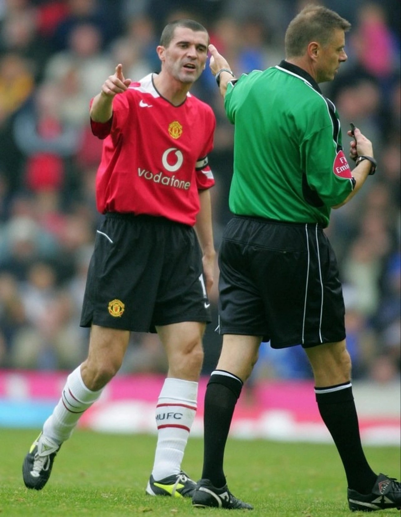 Cựu trọng tài Premier League lên tiếng phản đối thẻ xanh Cựu trọng tài Premier League lên tiếng phản đối thẻ xanh