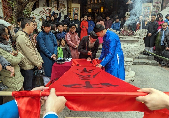 Cây nêu ngày Tết: Phong tục cổ truyền của người Việt