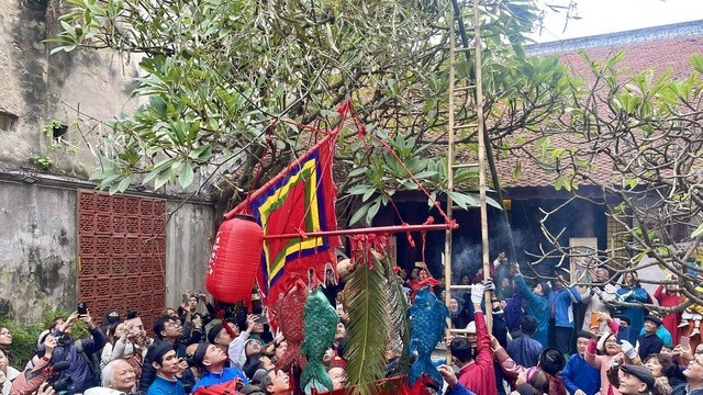 Cây nêu ngày Tết: Phong tục cổ truyền của người Việt