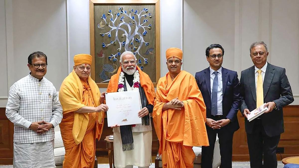 Thủ tướng Ấn Độ Narendra Modi nhận lời mời khánh thành ngôi đều BAPS Hindu Mandir ở Abu Dhabi, tại New Delhi ngày 28/12/2023. (Nguồn: PTI) Thủ tướng Ấn Độ Narendra Modi nhận lời mời khánh thành ngôi đều BAPS Hindu Mandir ở Abu Dhabi, tại New Delhi ngày 28/12/2023. (Nguồn: PTI)