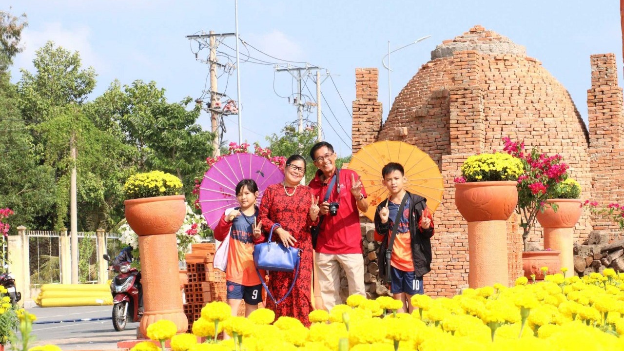 Người dân Vĩnh Long rộn ràng đón Tết