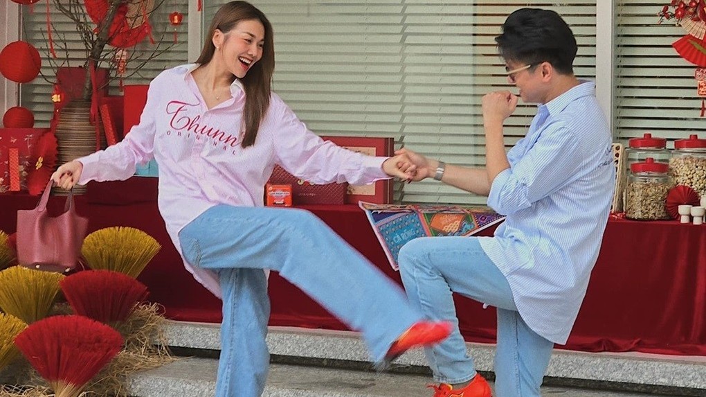 Thanh Hằng và chồng nhạc trưởng đón Tết đầu về chung nhà cùng gia đình