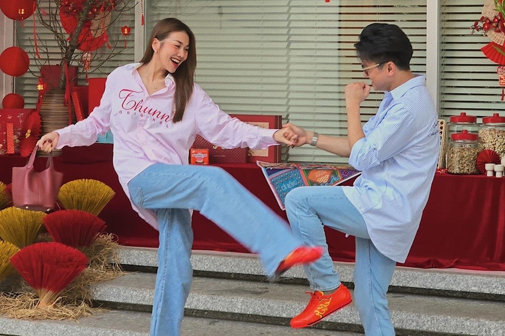 Thanh Hằng và chồng nhạc trưởng đón Tết đầu về chung nhà cùng gia đình Thanh Hằng và chồng nhạc trưởng đón Tết đầu về chung nhà cùng gia đình