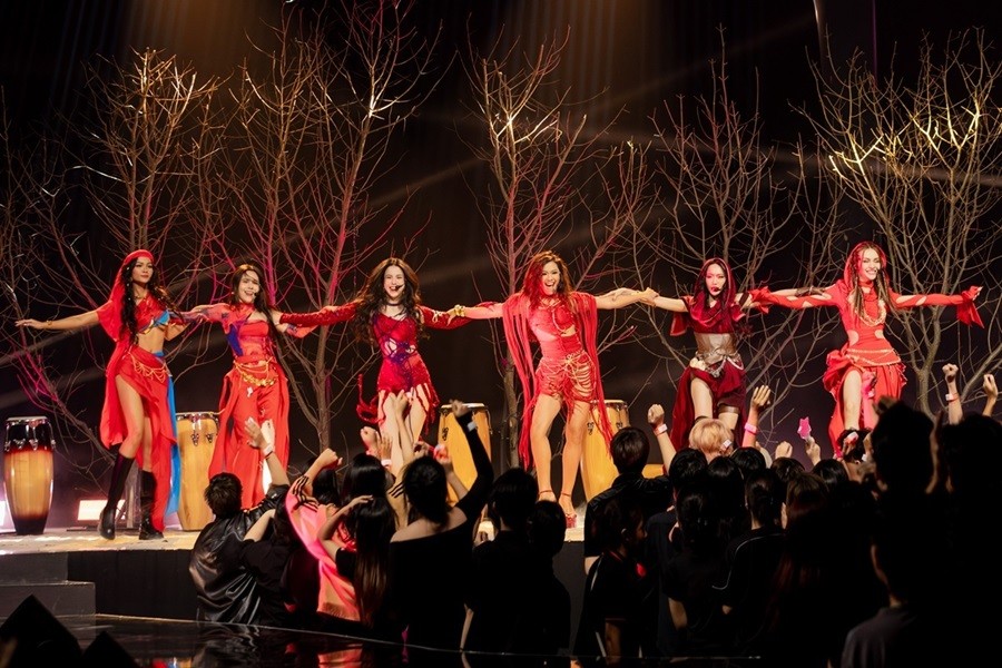 Dàn 'chị đẹp' hội ngộ trong 'Tết đẹp' Dàn 'chị đẹp' rạng rỡ hội ngộ trong 'Tết Đẹp'