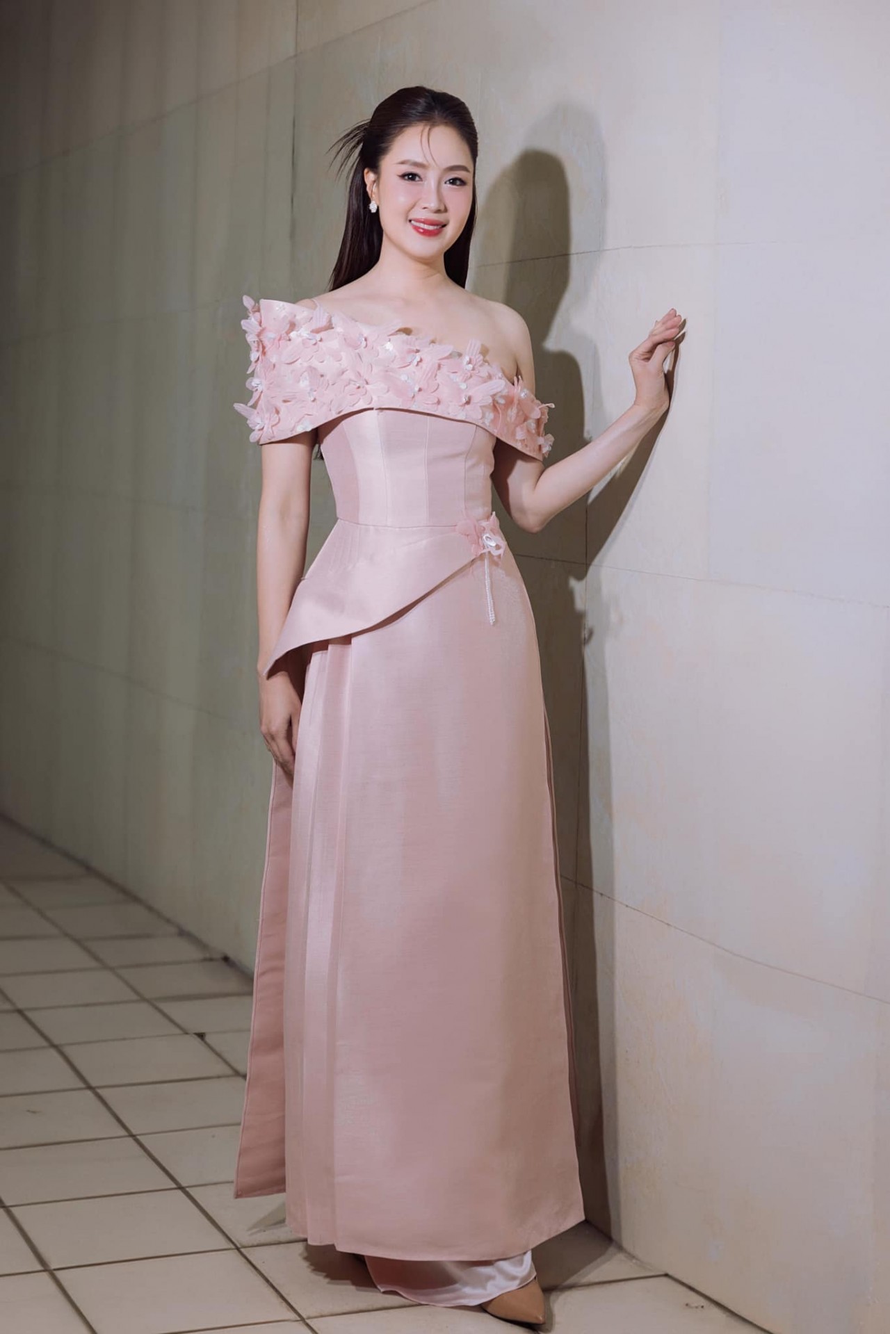 Diễn viên Hồng Diễm