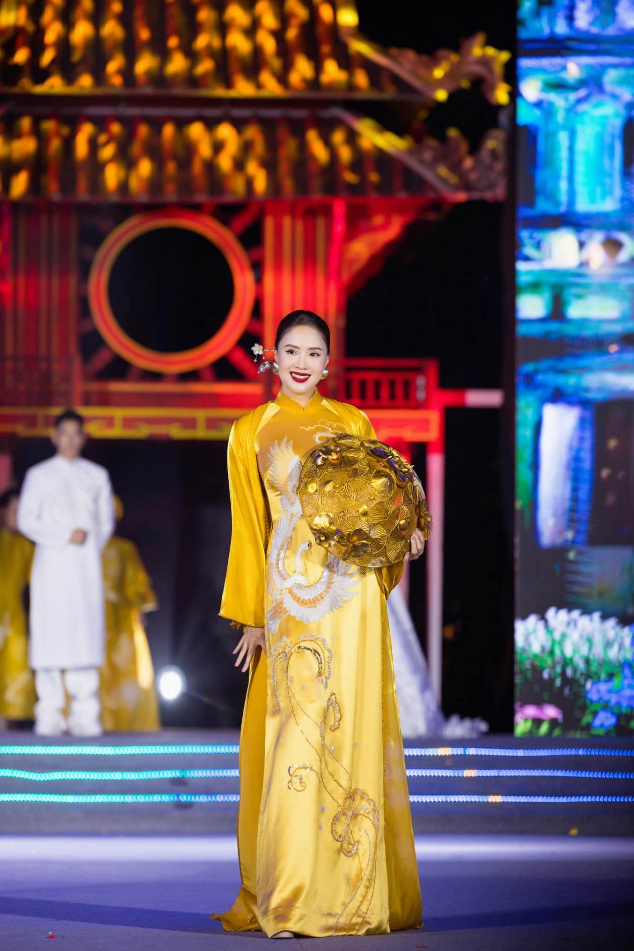 Diễn viên Hồng Diễm