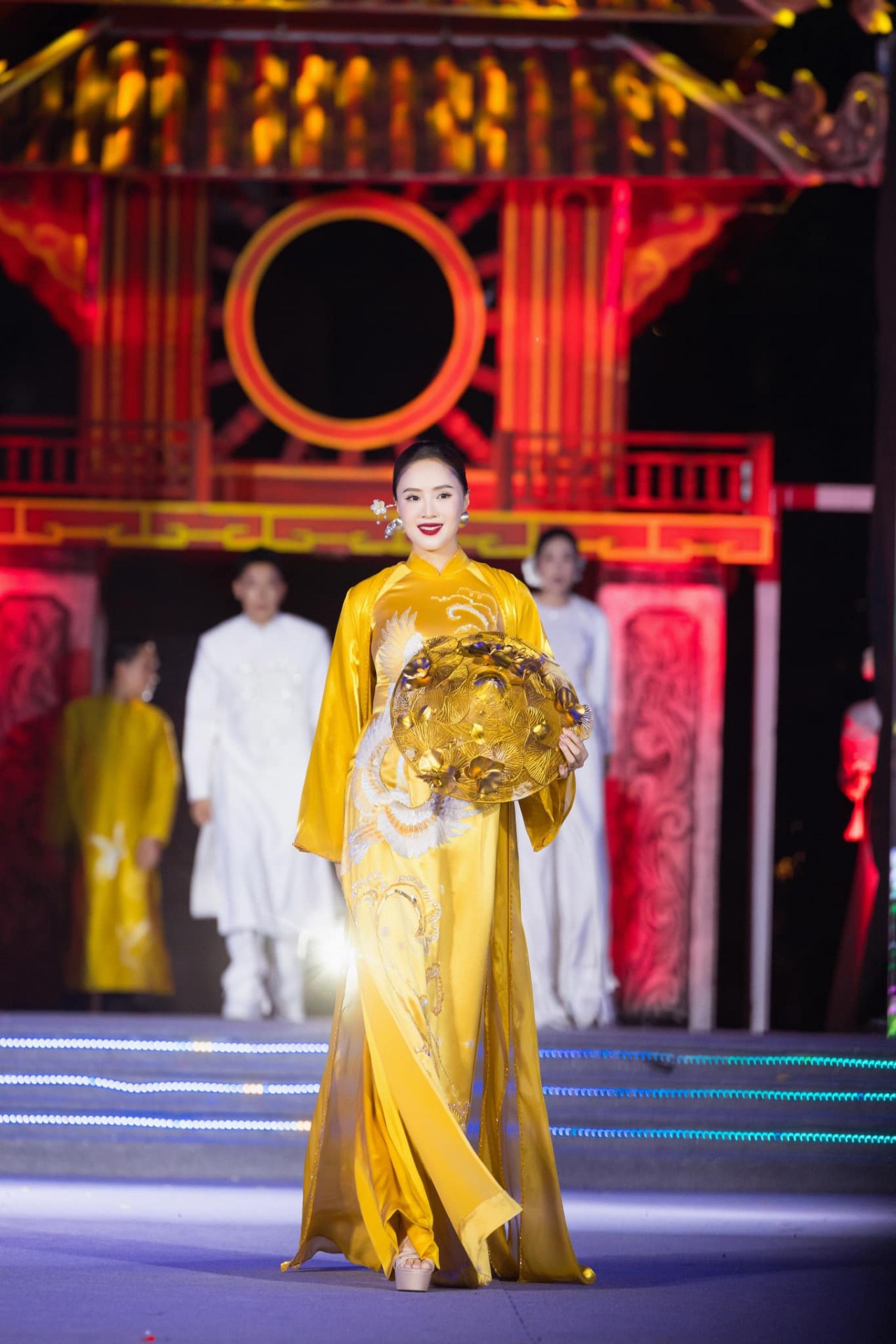 Diễn viên Hồng Diễm