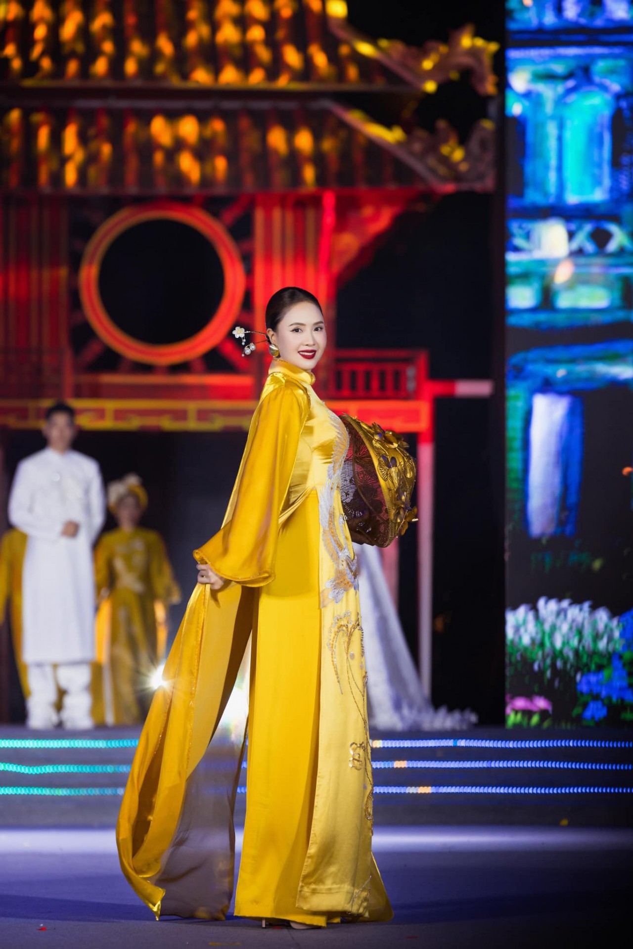 Diễn viên Hồng Diễm