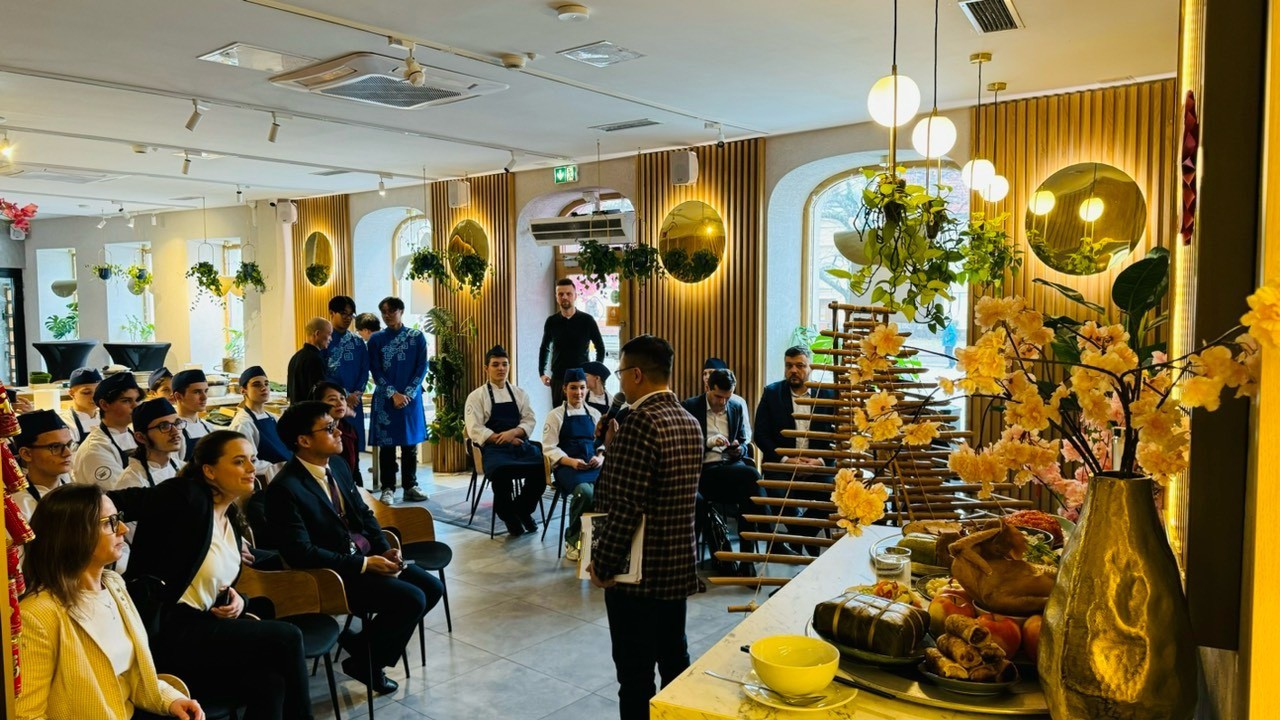 Chuỗi hoạt động mừng Xuân Giáp Thìn 2024 của cộng đồng người Việt Nam tại Ba Lan Chuỗi hoạt động mừng Xuân Giáp Thìn 2024 của cộng đồng người Việt Nam tại Ba Lan