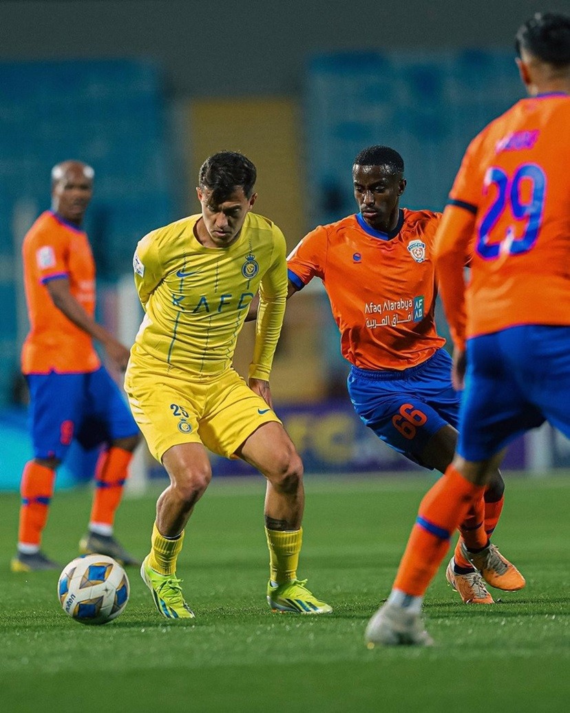 Với dàn ngôi sao chất lượng, các cầu thủ Al Nassr chơi có phần vượt trội so với đội chủ nhà Al Fayha. Với dàn ngôi sao chất lượng, các cầu thủ Al Nassr chơi có phần vượt trội so với đội chủ nhà Al Fayha.